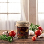 Sun-Dried Tomatoes with Olive Oil and Aromatic Herbs 600g